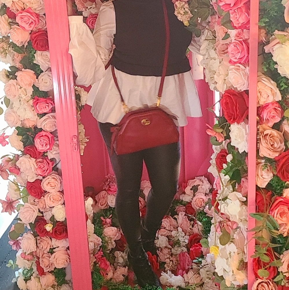 Authentic Medium Red Leather Gucci - Picture 14 of 14